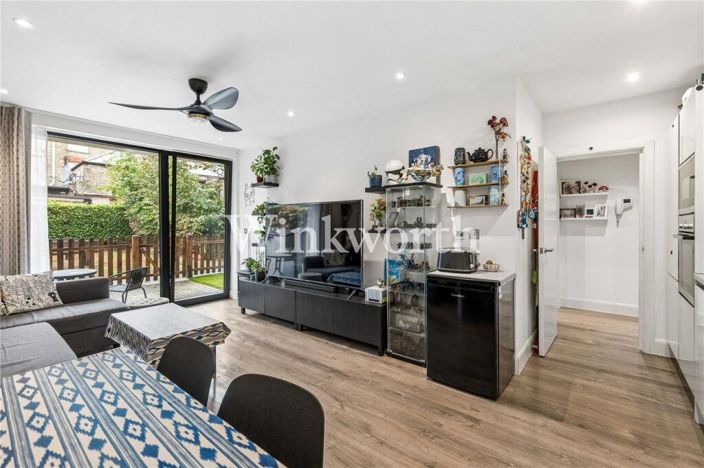 Apartment in London - View 3