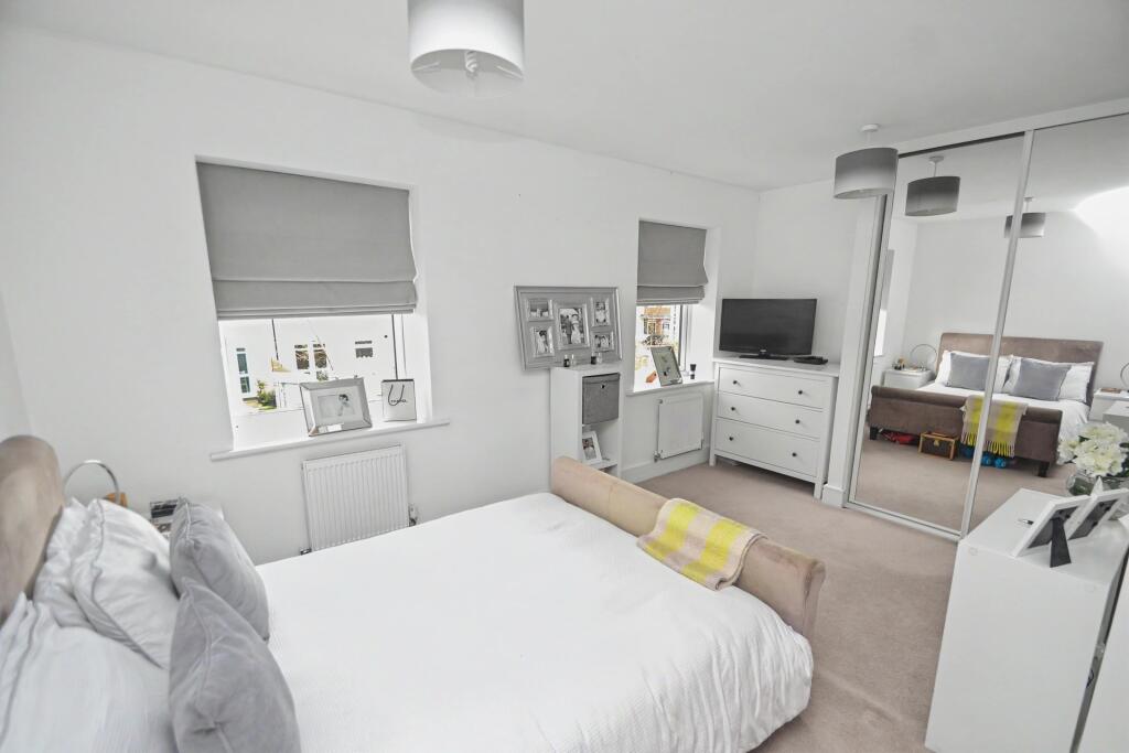 House in Poole, Carters Quay - More