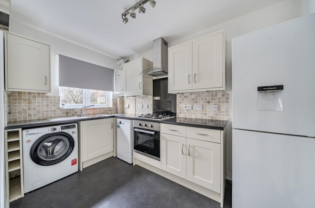 Lyon Oaks, Warfield, Bracknell photo 3