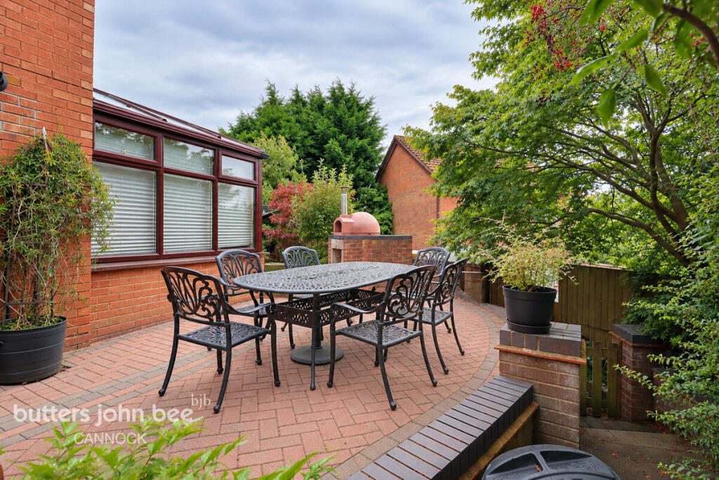 House in Cannock Chase, Pye Green, Hednesford - More