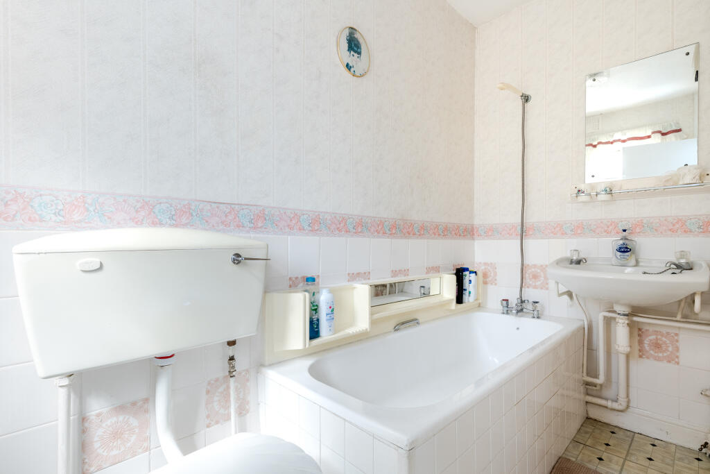 House in Bristol, Southmead - More