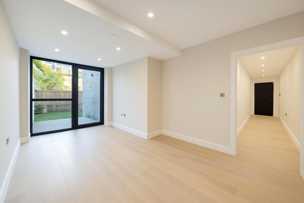 2-bed apartment on Knightswood House, Rowe Lane, Hackney, London, E9, £650,000