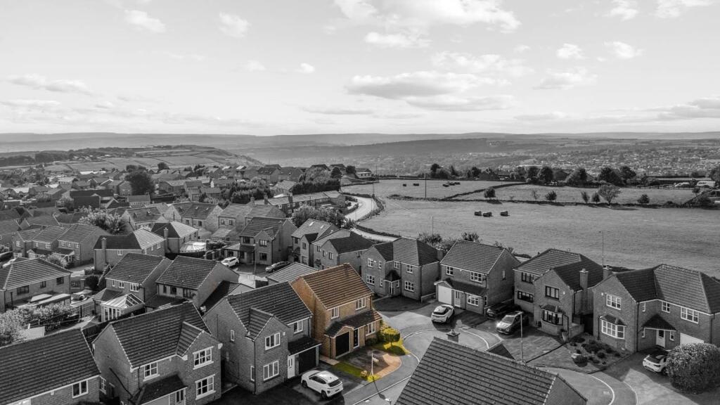 House in Bradford, West Yorkshire - View 4