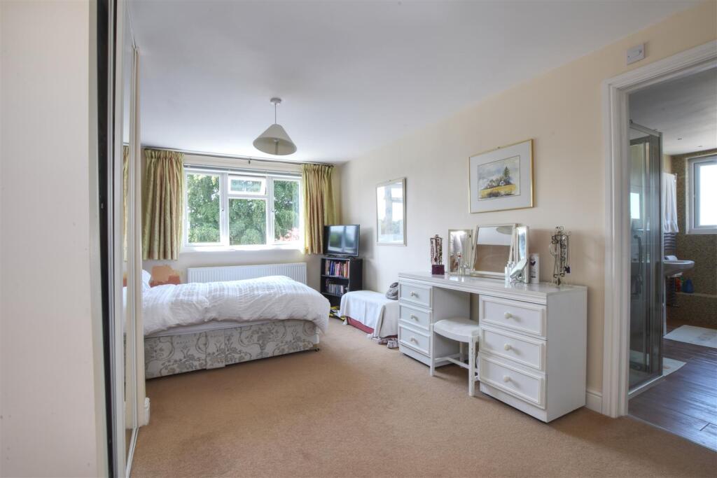House in Tonbridge - More