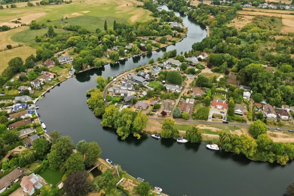 Main image of property: Towpath, Shepperton, Surrey, TW17