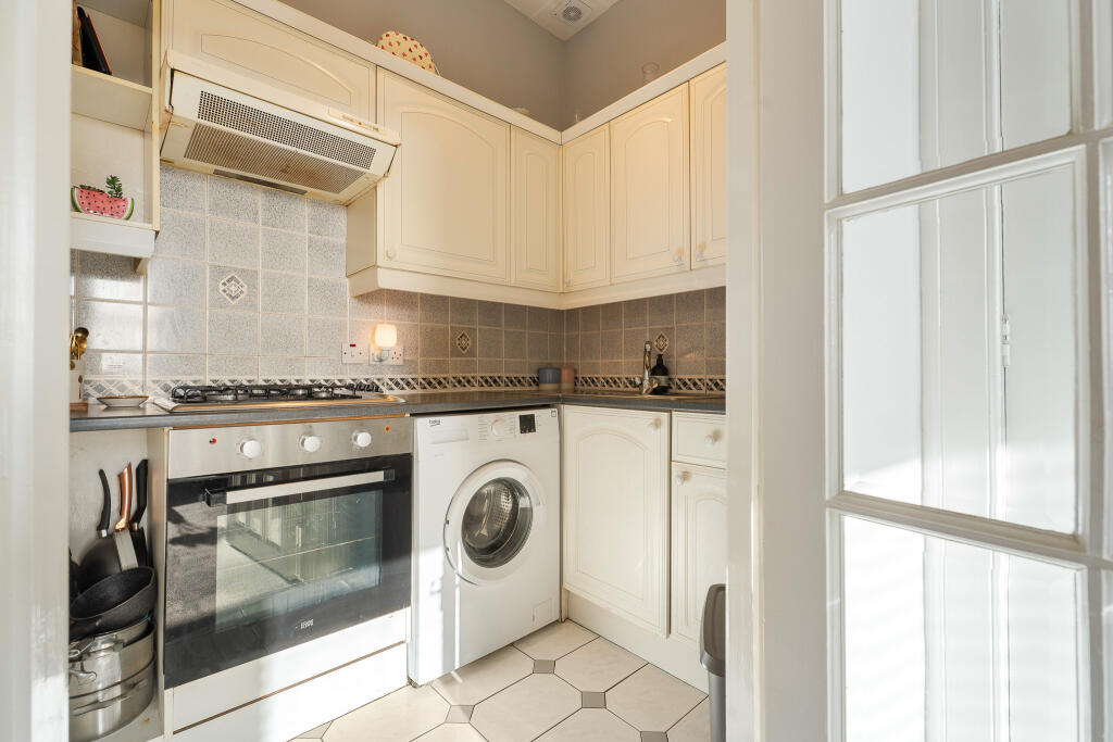 Apartment in Edinburgh - More