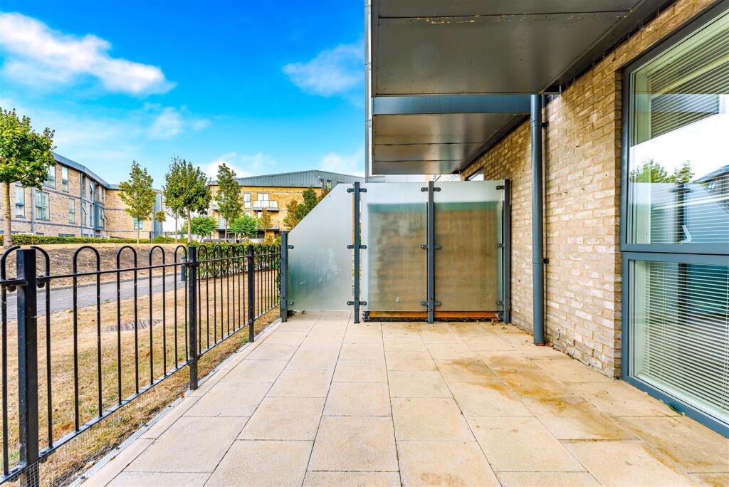 Apartment in London - View 5