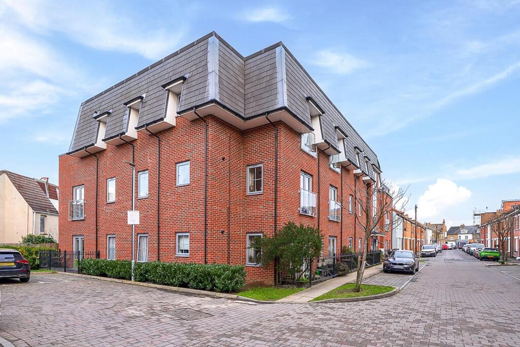 Main image of property: Scotts Road, Bromley