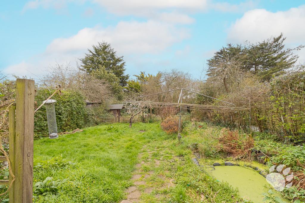Shakespeare Avenue, Langdon Hills, SS16 photo 3