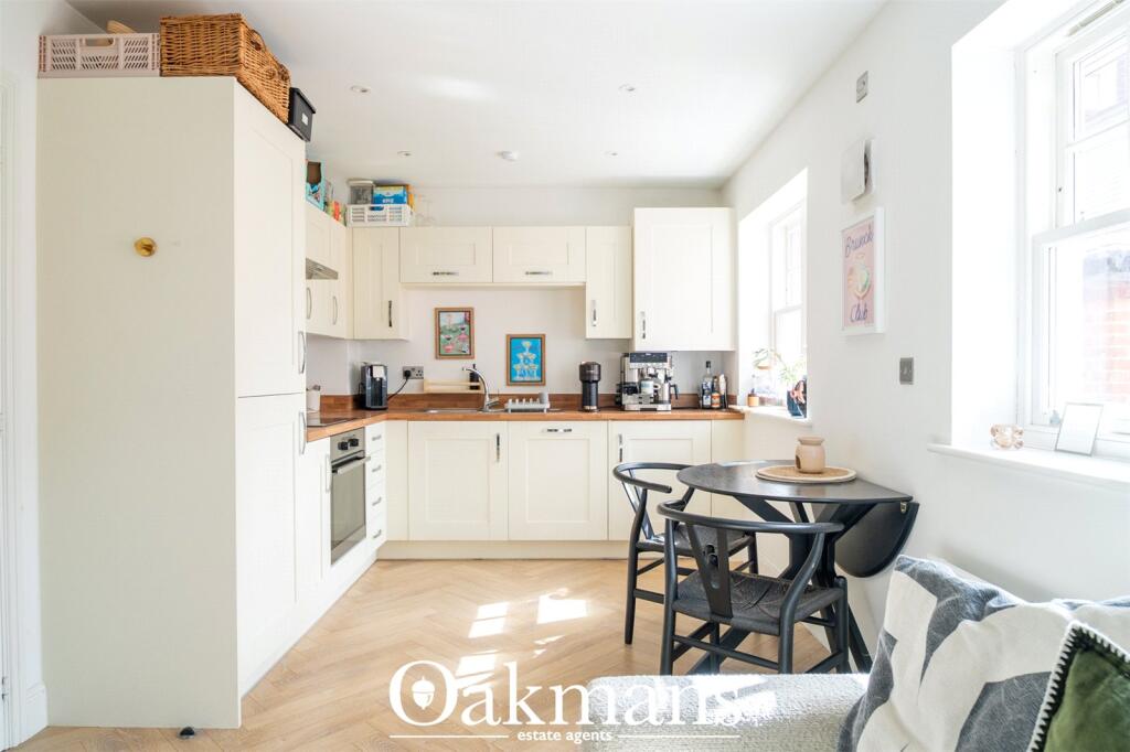 Apartment in Birmingham, West Midlands - More