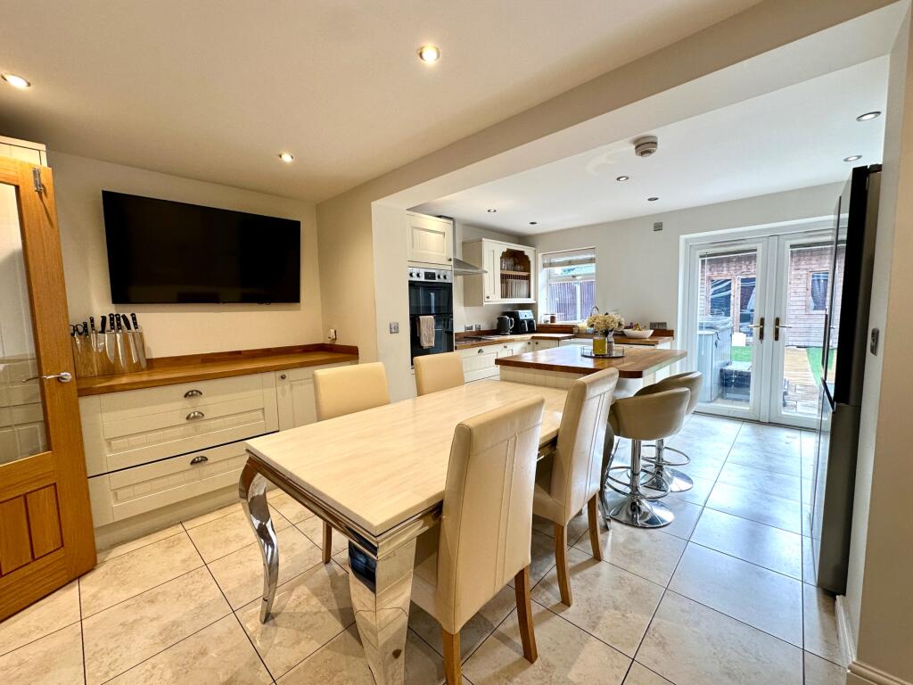 House in Wolverhampton - View 4
