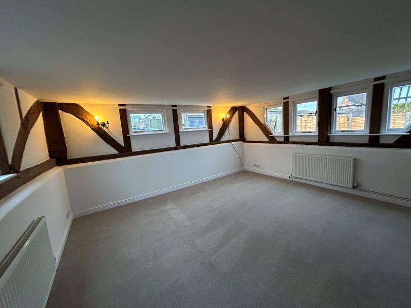 House in Worcester - View 5