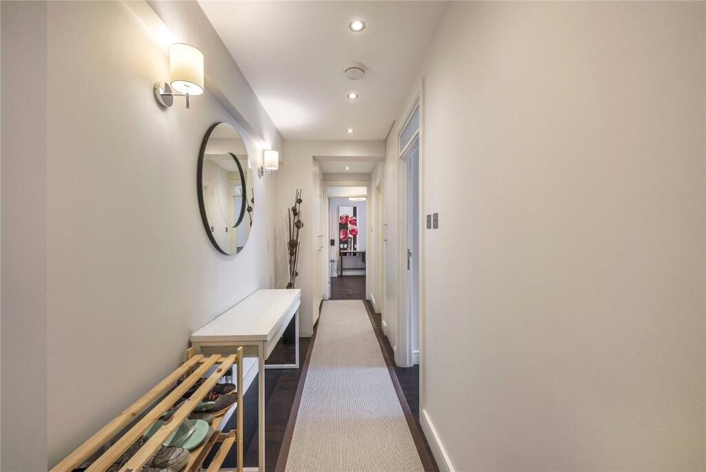 Apartment in London - View 5