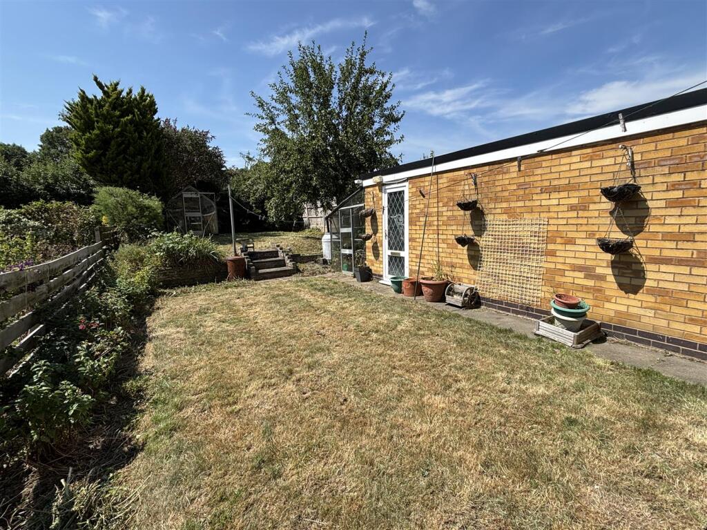 Stokes Drive, Leicester photo 4