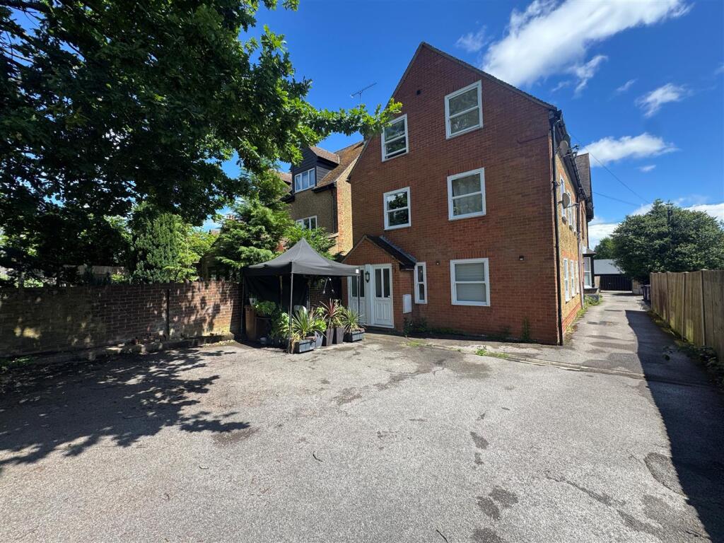 Main image of property: Stevenage Road, Knebworth