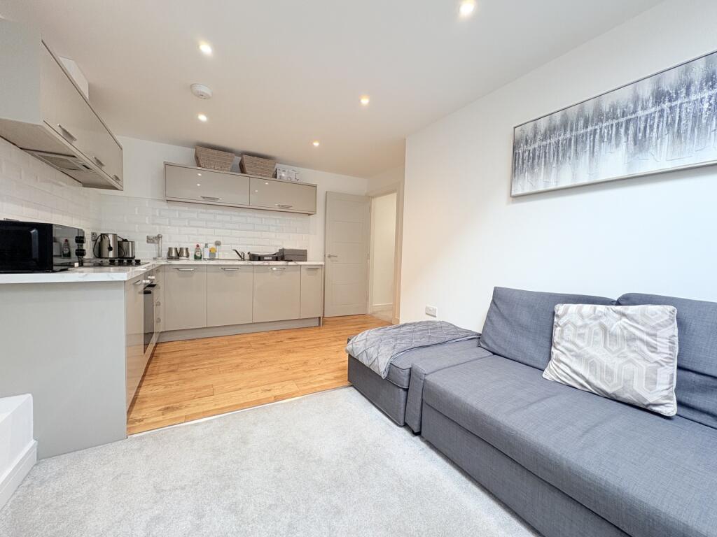 Apartment in Portsmouth - View 3