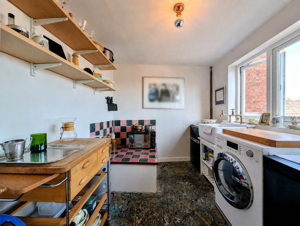 House in Bridgnorth, High Town, Oldbury - View 5