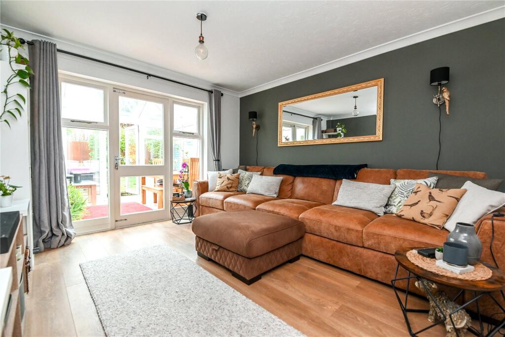 The Hyde, New Milton, Hampshire, BH25 photo 4