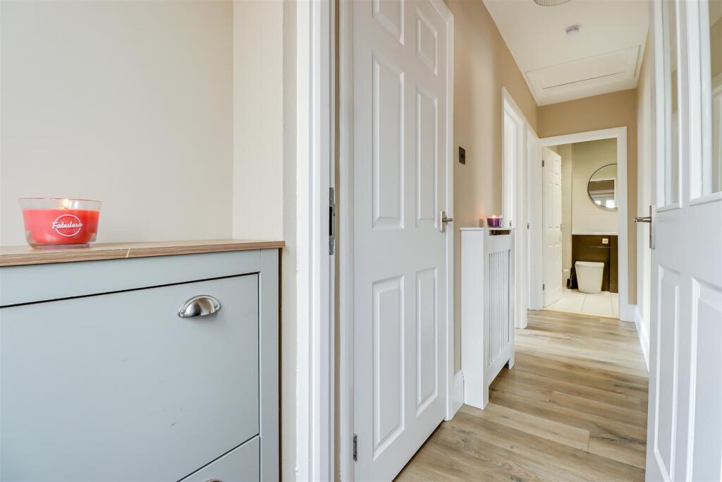 Apartment in Southend-on-Sea - View 4