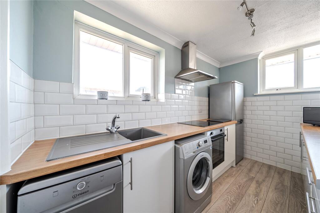 Ferring Street, Ferring, Worthing, West Sussex, BN12 - View 5