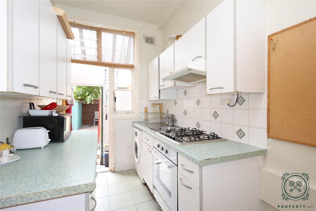 House in London - View 3