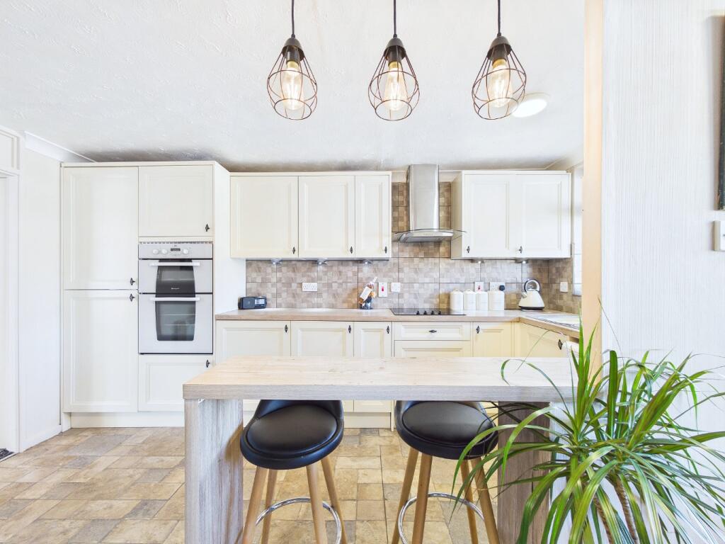 Apartment in Romford - View 4