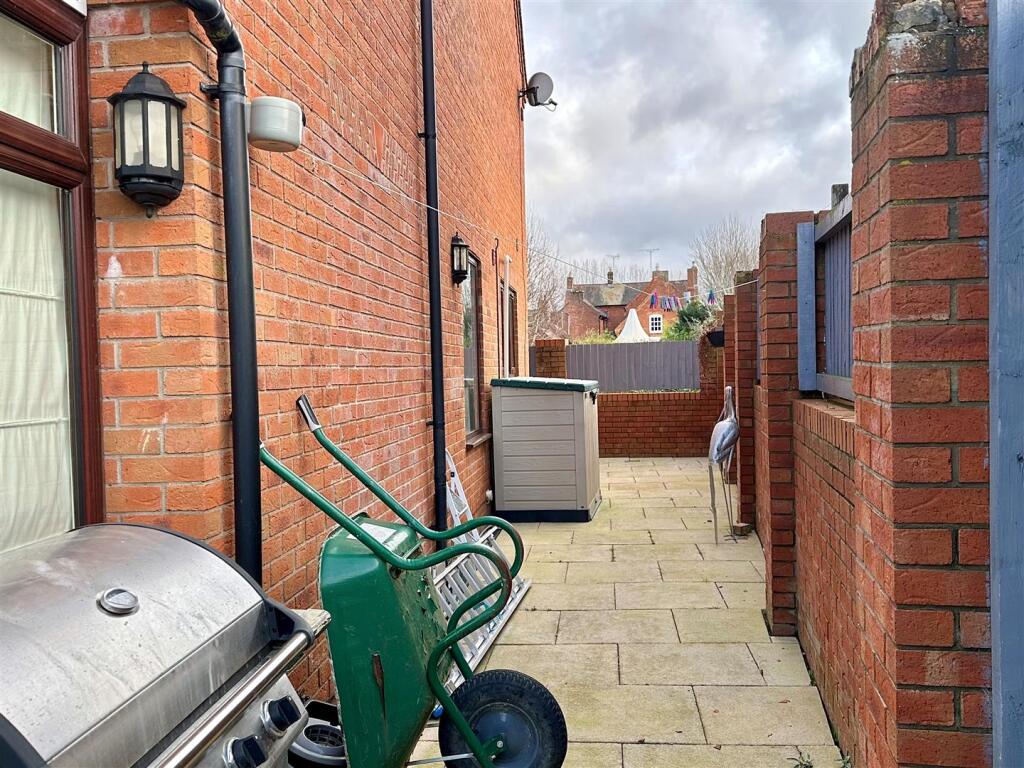 Additional image 24 of Globe Court, Evesham Street, Alcester