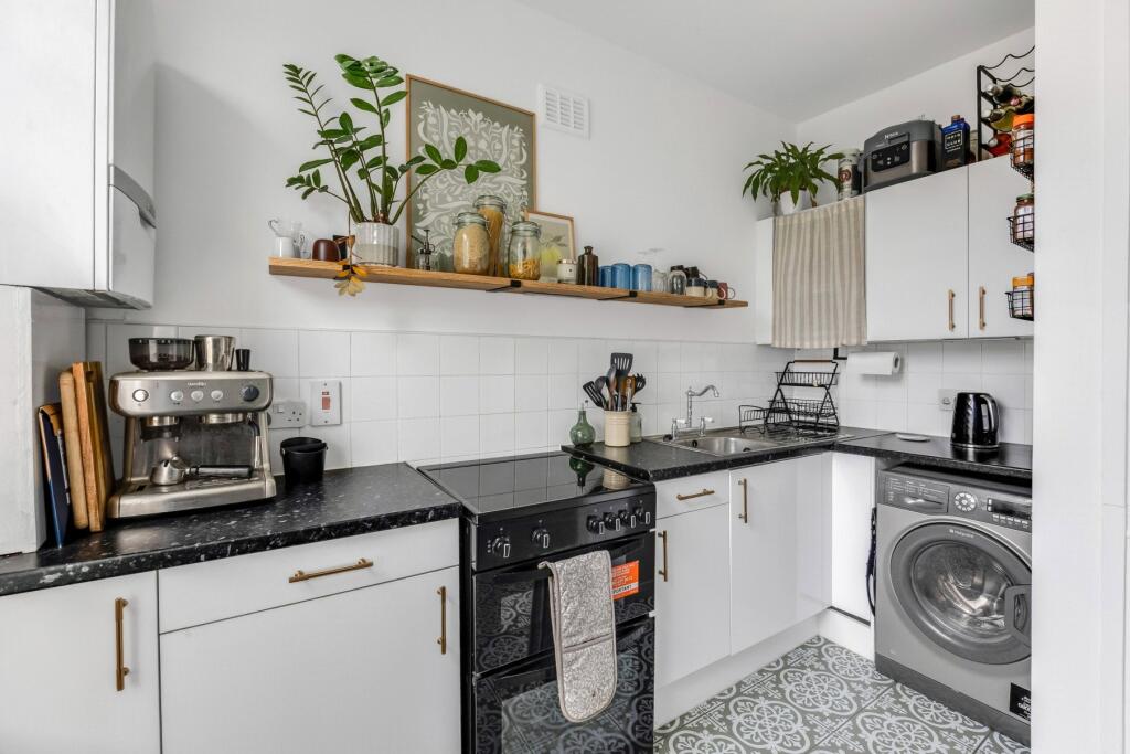 Apartment in London - More