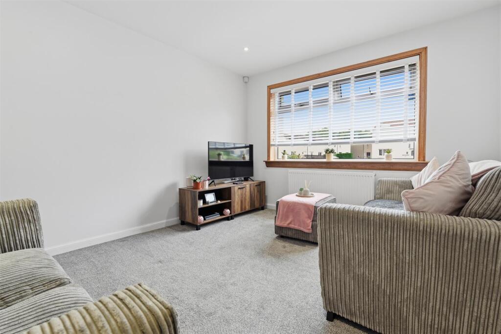 House in Kirkcaldy - More