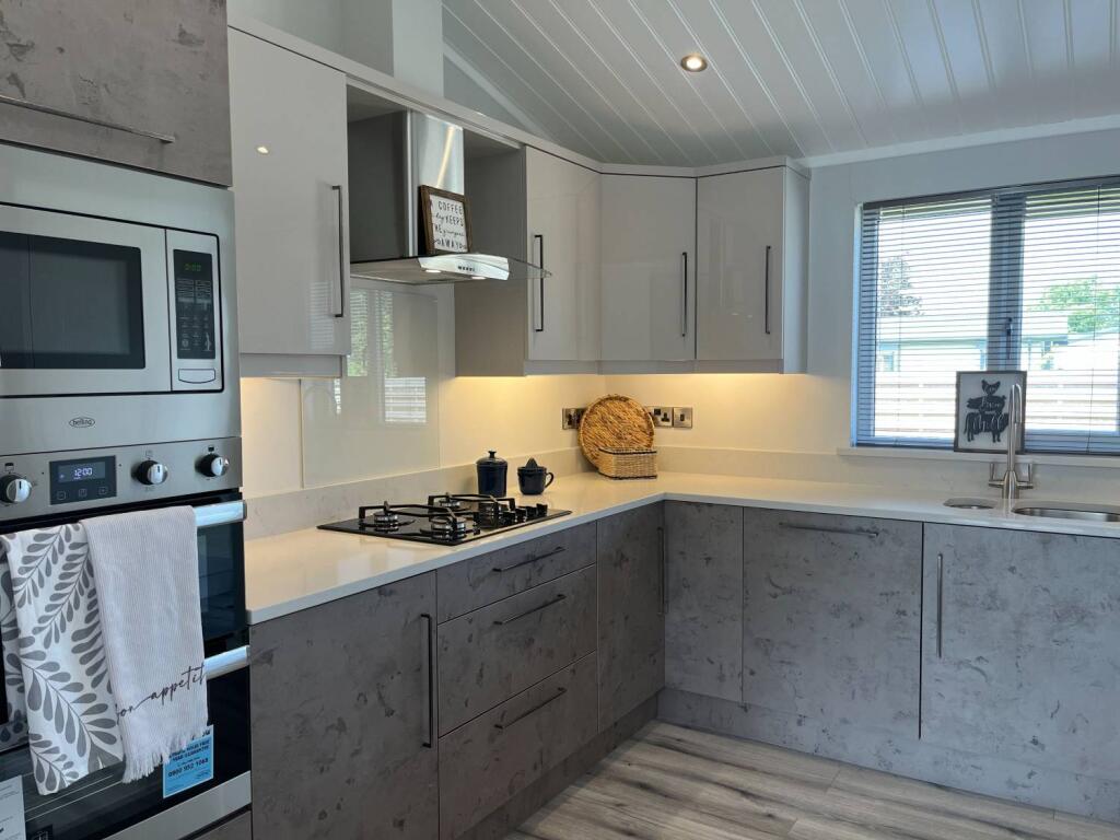 2-bed caravan on Woodside Meadows, Burwell, Burwell, CB25 0FW, £265,000