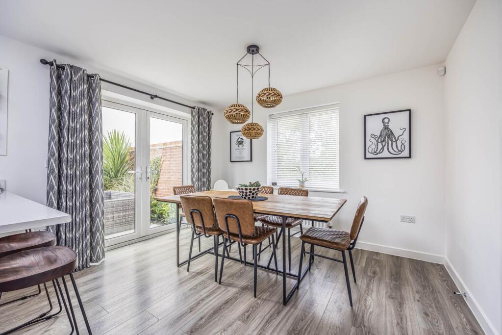 House in Chichester, East Wittering - More