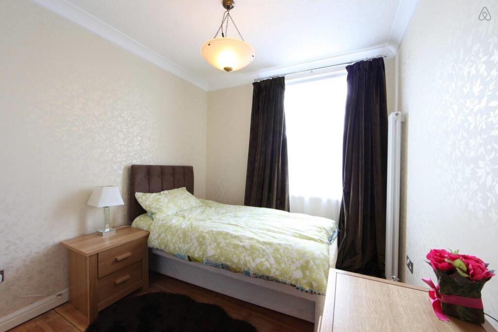 House in Southampton - View 4