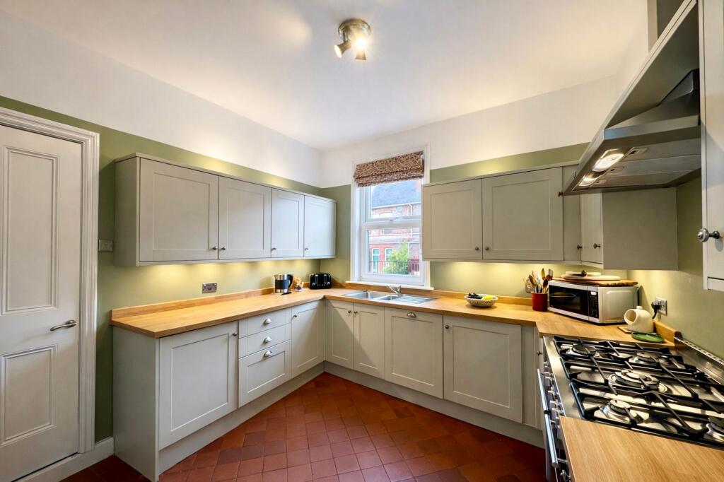 Ashfield Road, Altrincham, WA15 photo 4