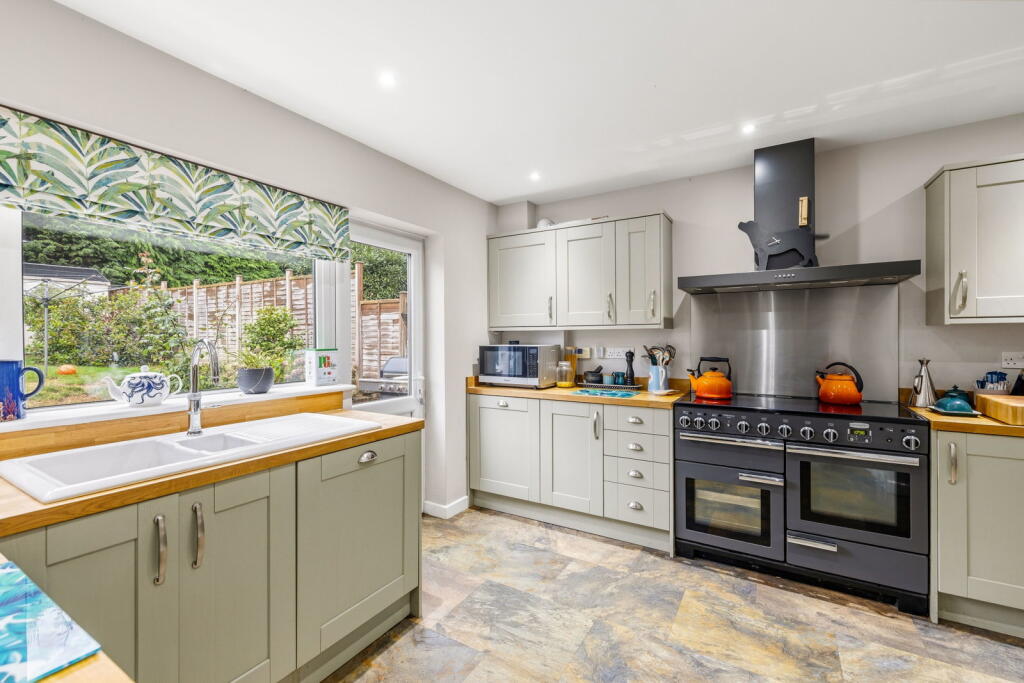 House in Tandridge, Dormansland - View 4
