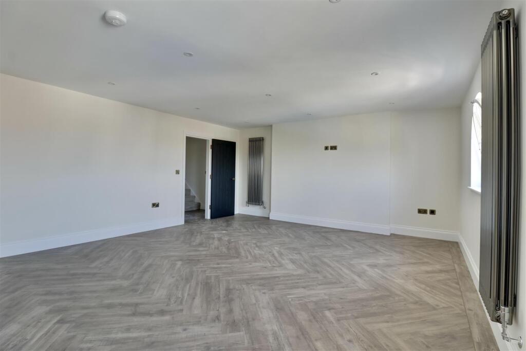 Apartment in Portsmouth - More