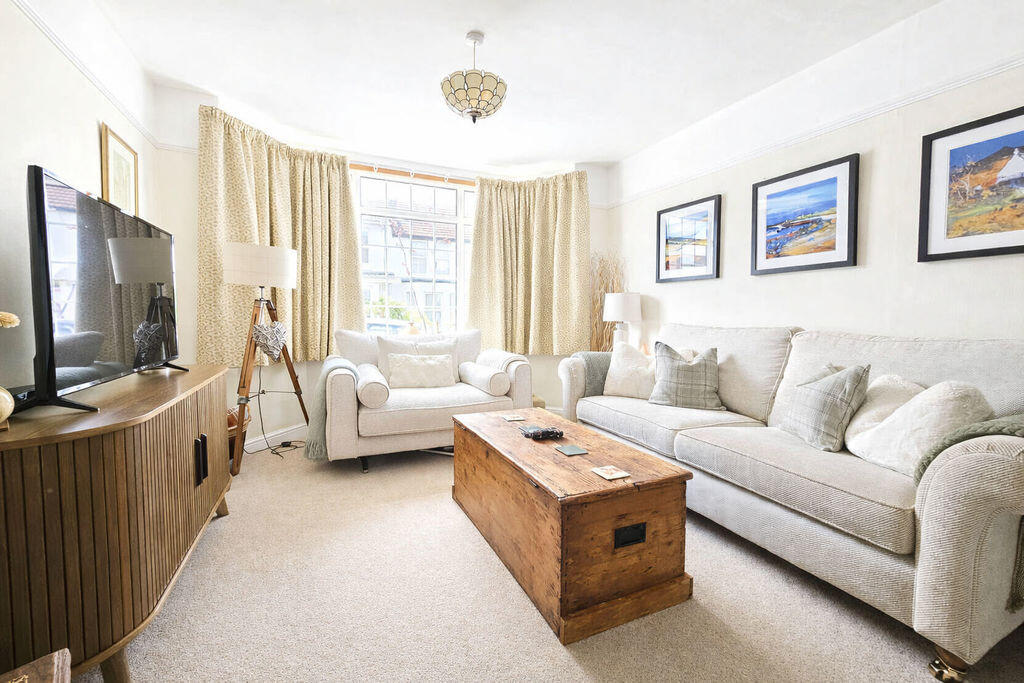 Seymour Road, Lee-On-The-Solent, PO13 - View 2