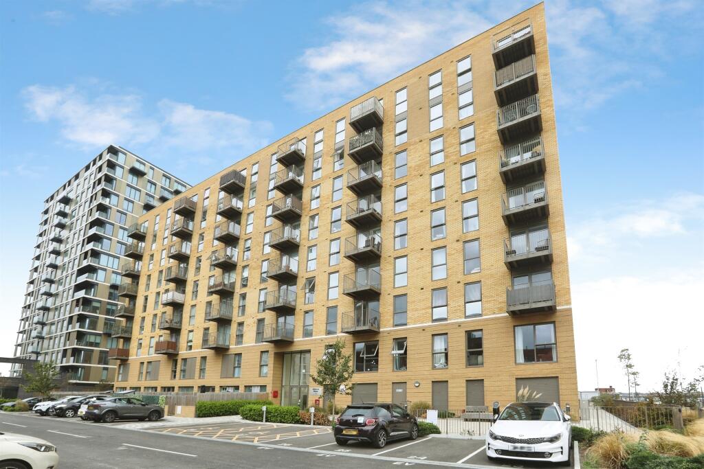 Main image of property: Gillingham Gate Road, Chatham