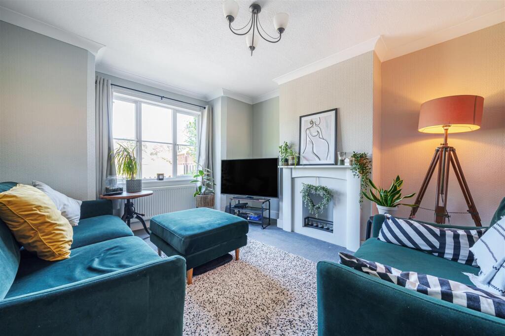 House in Guildford - View 2