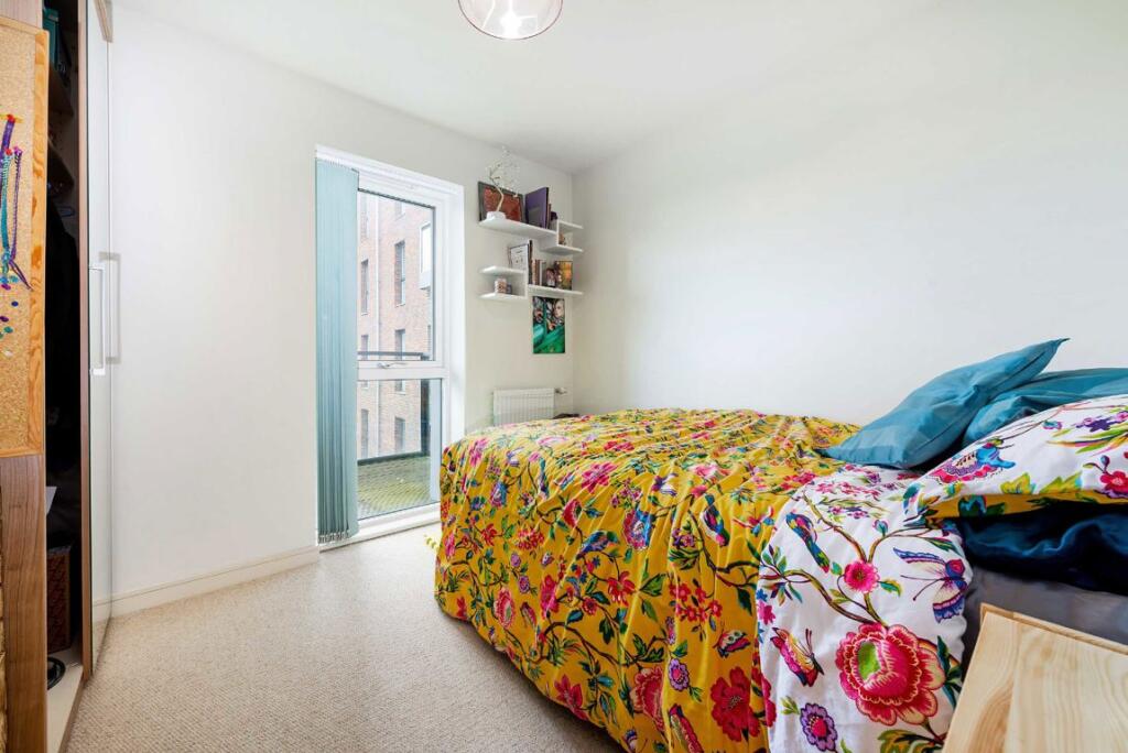 Apartment in London - More