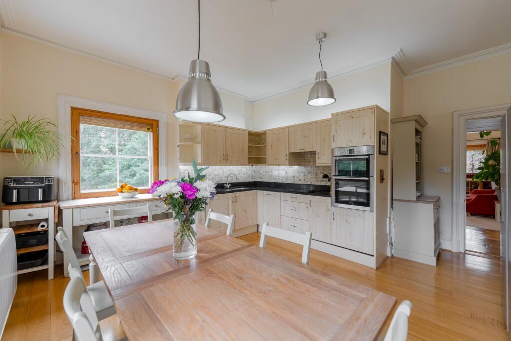 Apartment in Huntingdonshire, Houghton and Wyton - View 3