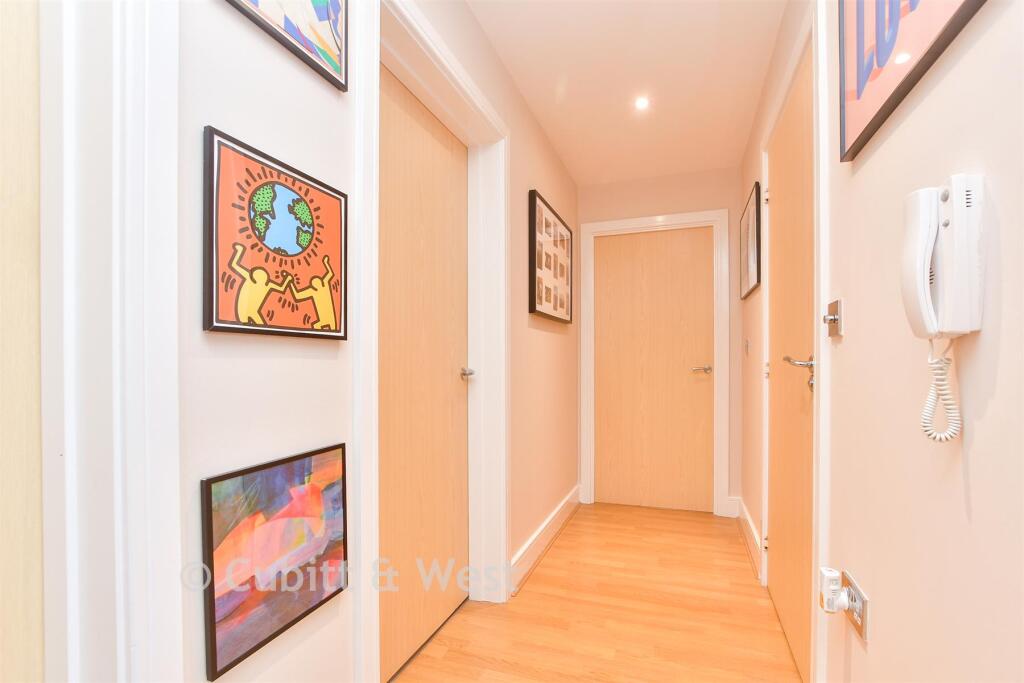 Burrage Road, Redhill, Surrey photo 3