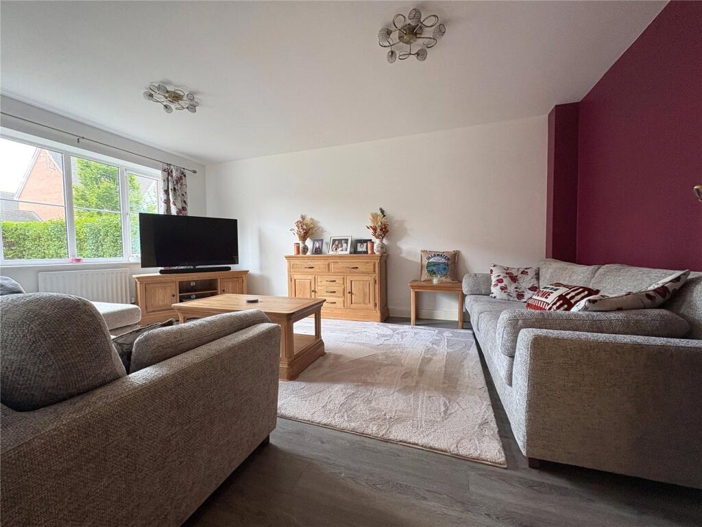 Abbotsbury Drive, DAVENTRY, Northamptonshire, NN11 photo 3