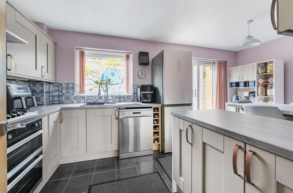 Strathern Drive, Coseley, Bilston, WV14 9HE photo 3