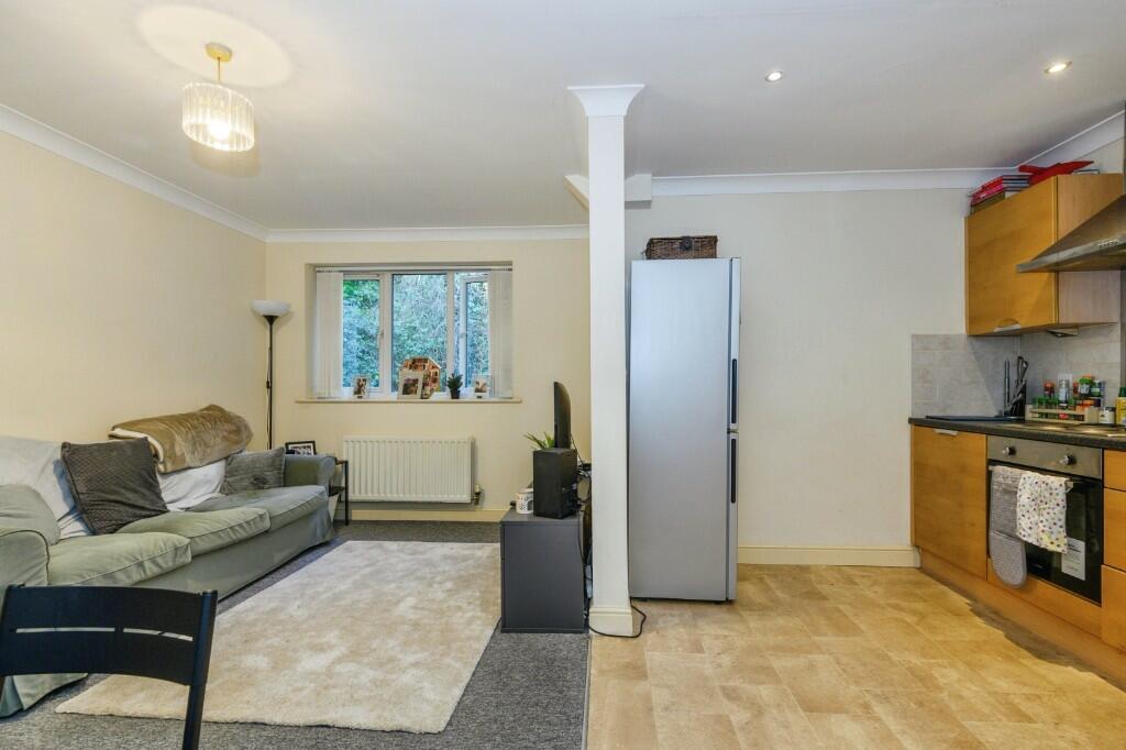 Apartment in Kirklees, West Yorkshire - View 3