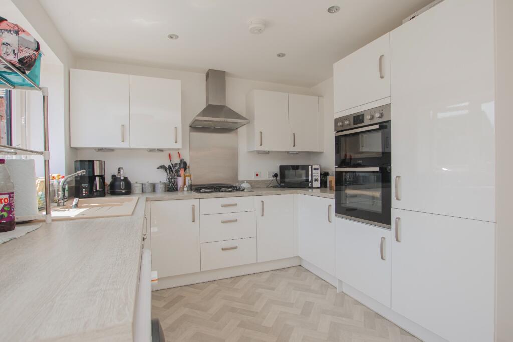 Blades Drive, Saxilby, Lincoln - View 5