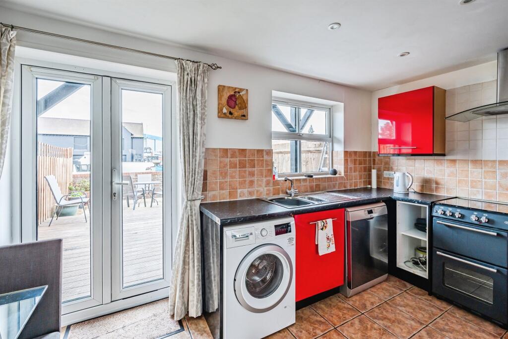 Madeira Way, Eastbourne photo 4