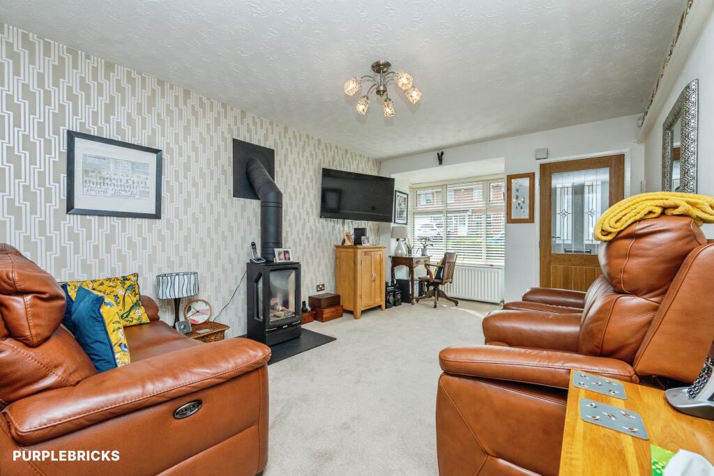 Woodham Close, Birmingham, B45 photo 4
