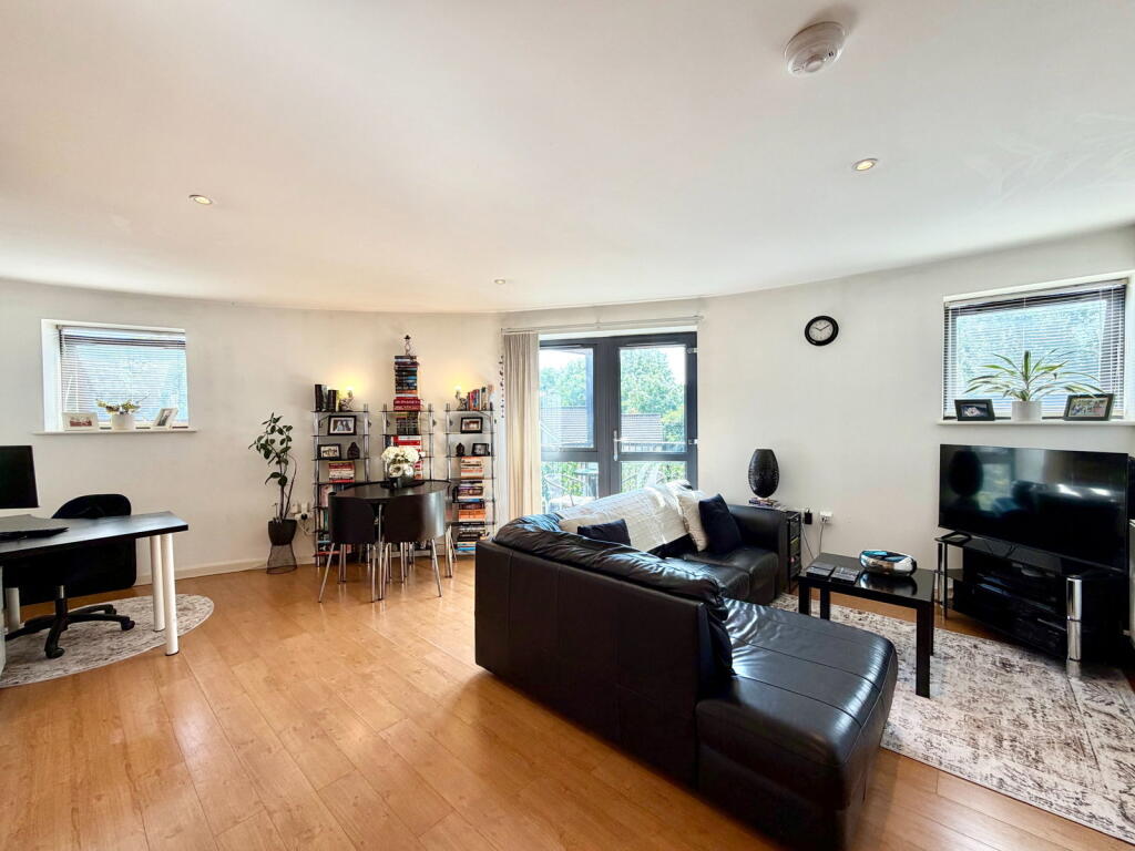 Main image of property: Buckingham Road, Edgware, Middlesex, HA8 6DX