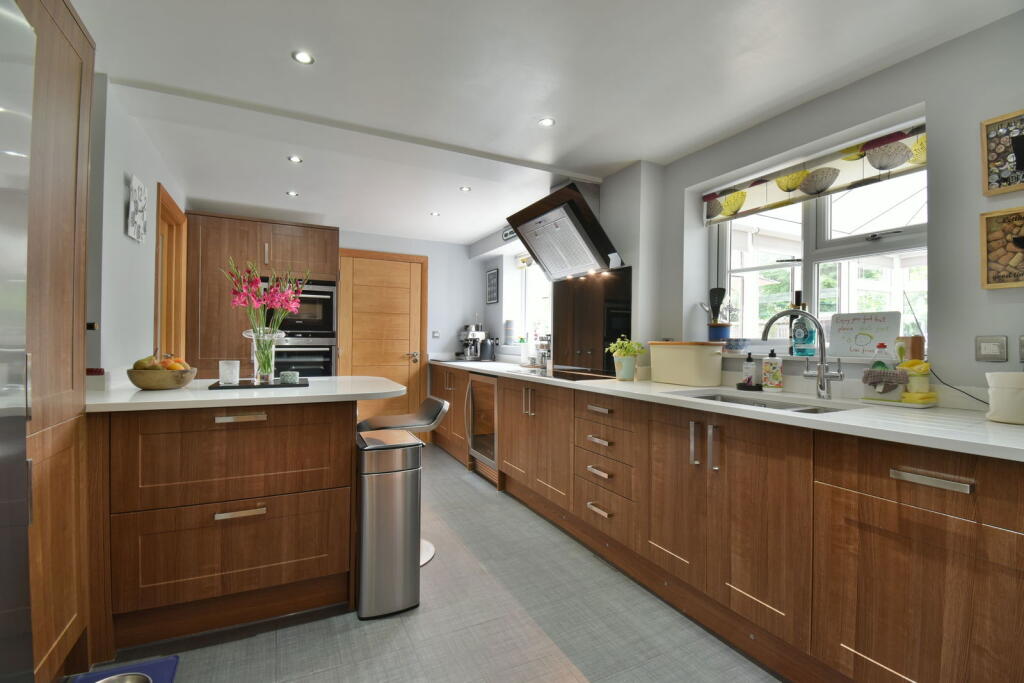 Meadow Close, Compton, Newbury, RG20 6QQ photo 3