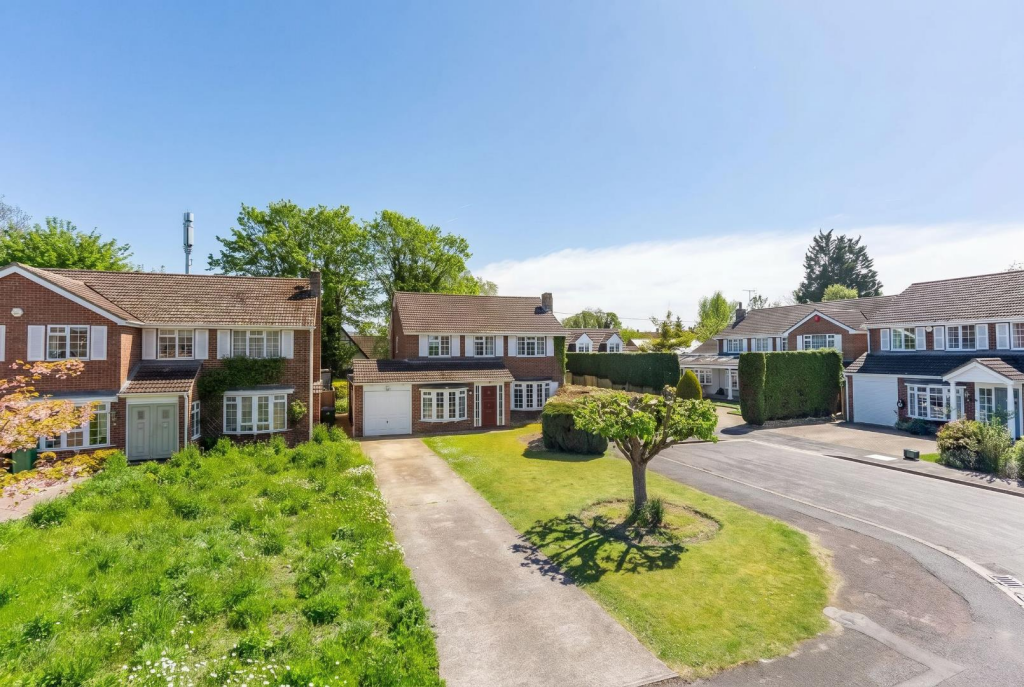 Main image of property: St. Marys Glebe, Edlesborough